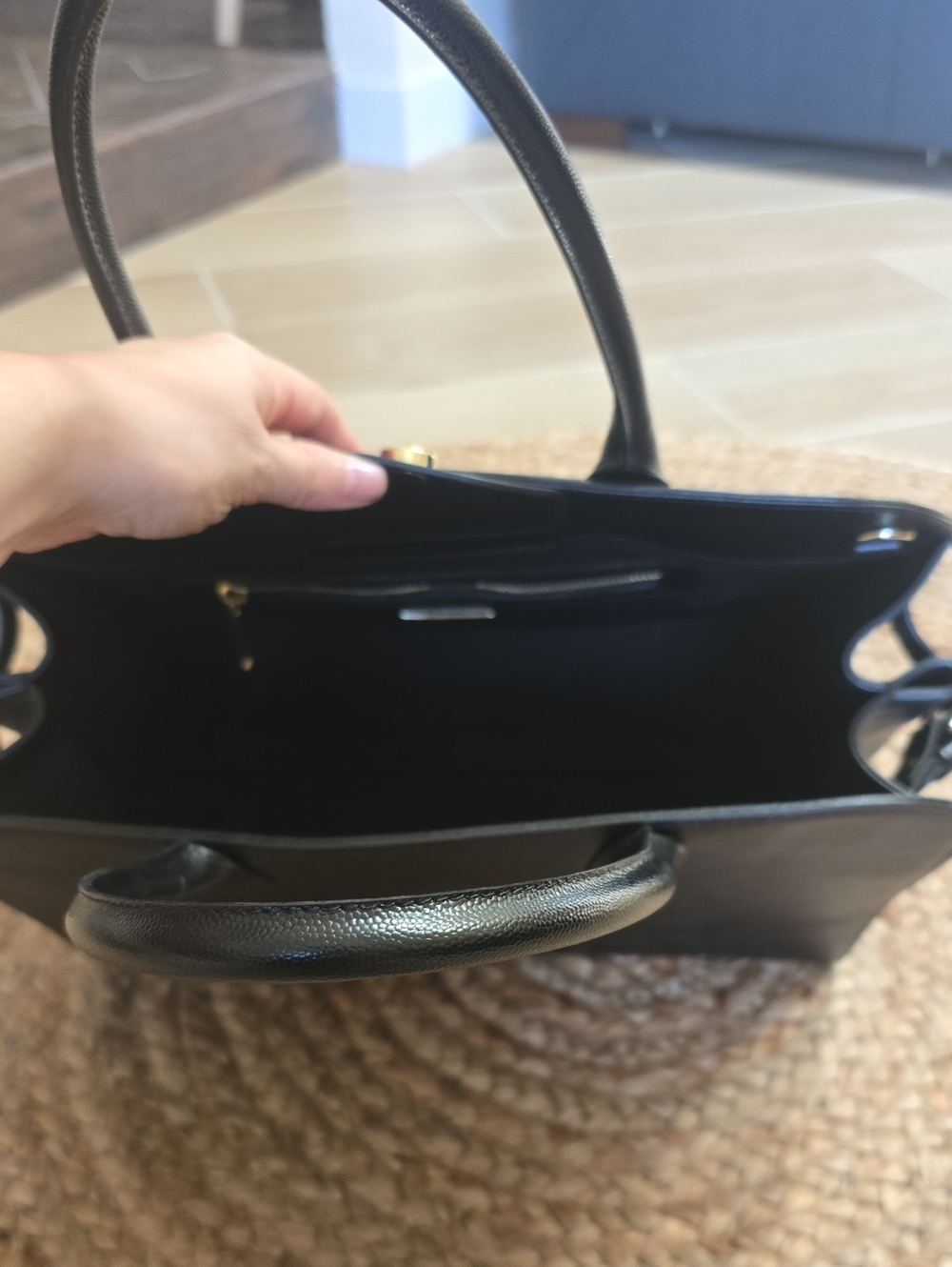 Claudia Firenze Leather Bag - Picture 8 of 8